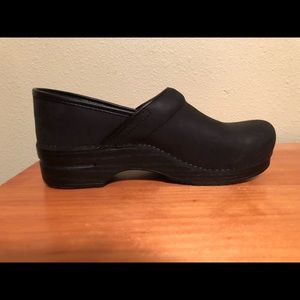 Dansko Black 43 New